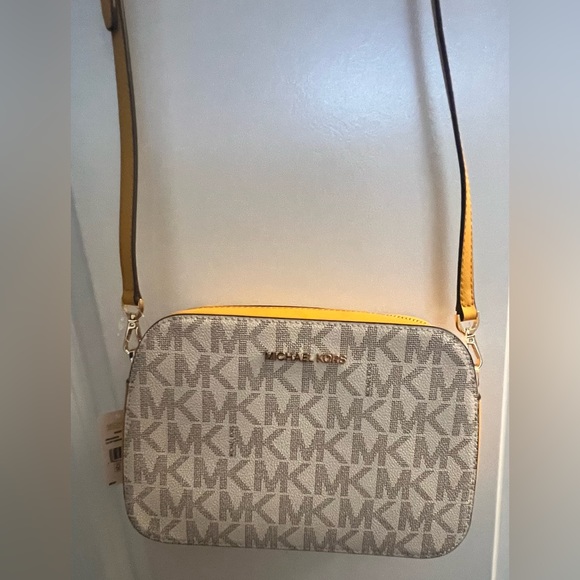 NWT Michael Kors Houston Crossbody - Picture 2 of 7